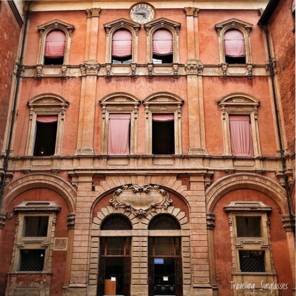 2 days in Bologna - orange building