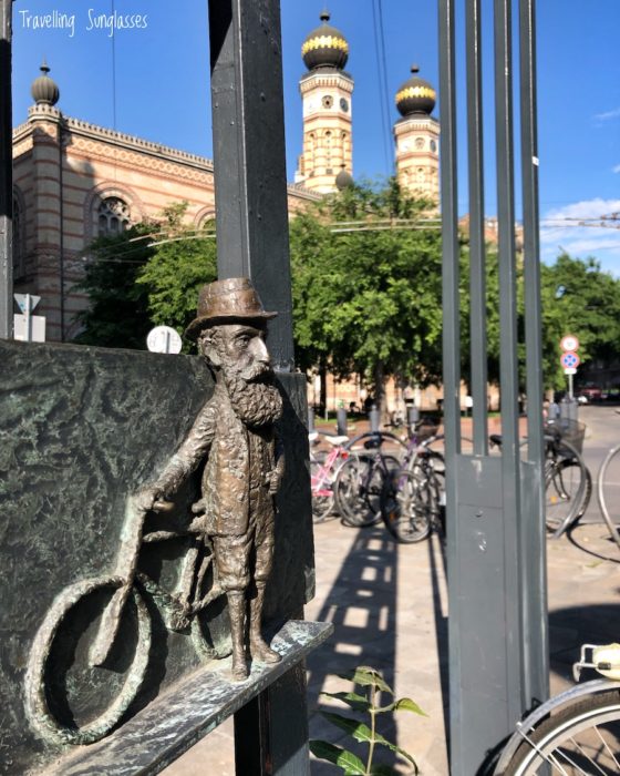 Mini statues of Budapest Kolodko Tivadar Herzl bicycle synagogue
