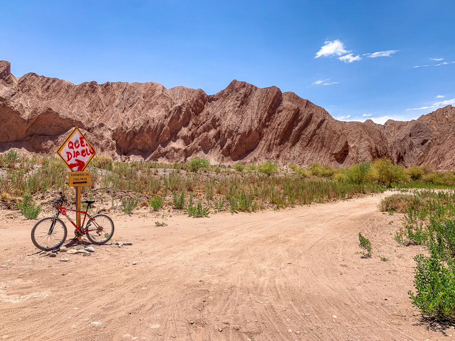 Devil's Throat Canyon Chile by bike with Maps.me