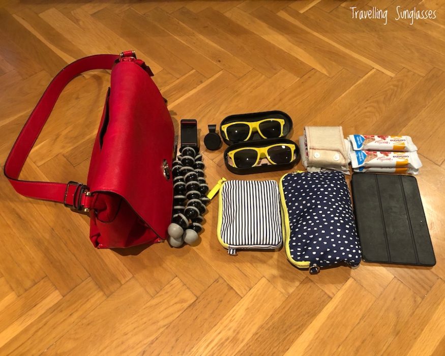 Minimalist packing list weekend minimalist travel handbag